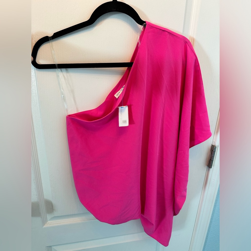 Main Strip One Shoulder Blouse